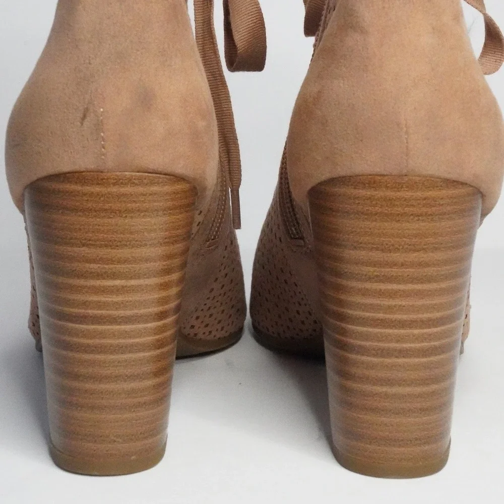 Circus by Sam Edelman, Ellen Perforated Lace Up Peep Toe Heeled Booties Size 9.5